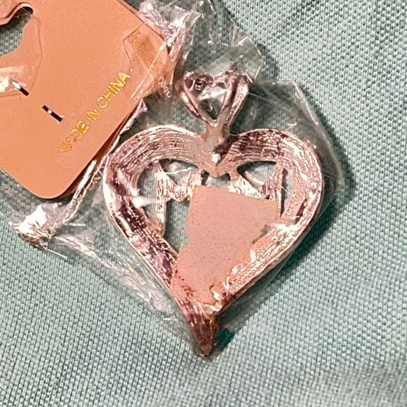 MOM pendant with multi colored stones silver tone 1.5”x 2.25” NWT - Picture 6 of 6